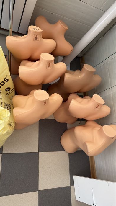 продается манекен женский