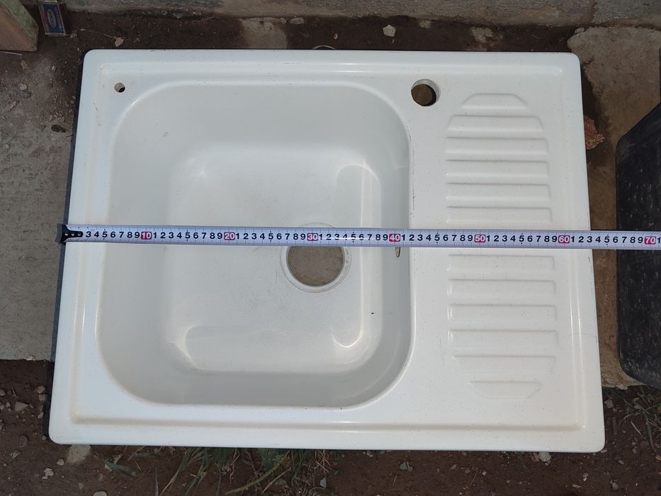 Продам мойку белую