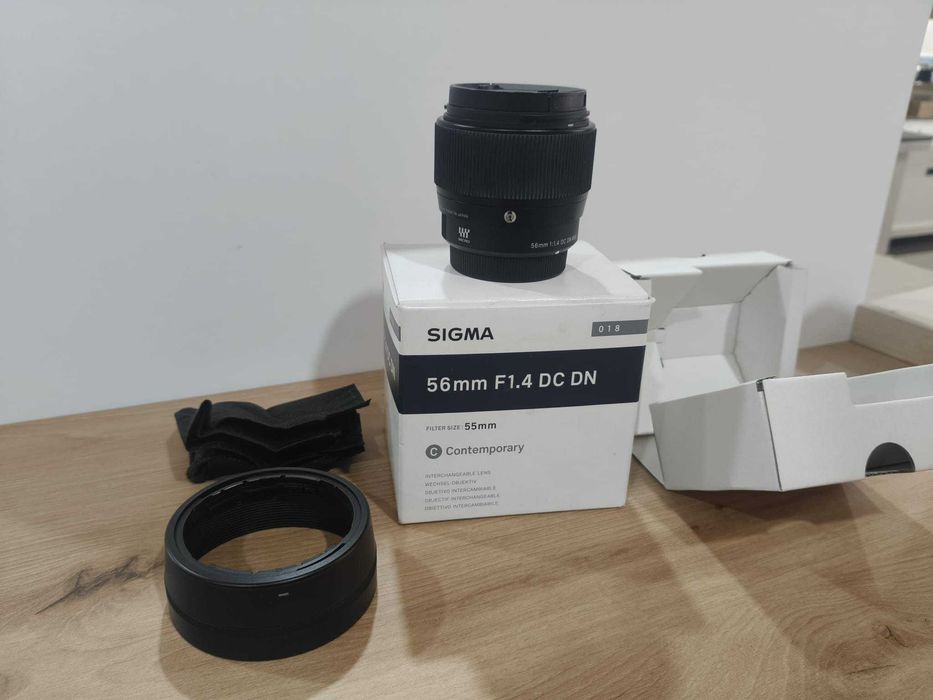 Vand Sigma 56mm f/1.4 DC DN Contemporary pentru Micro Four Thirds MFT M3/4, stare ca nou