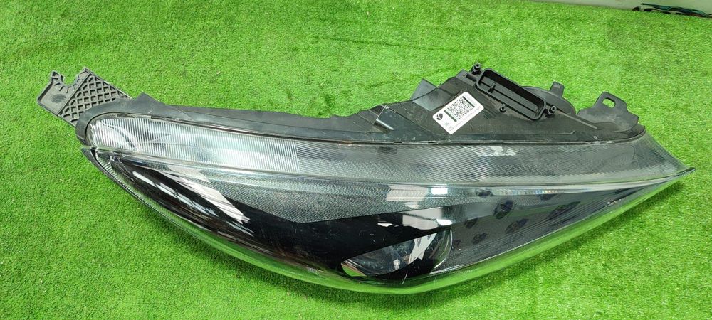 FAR DREAPTA BI-XENON CU LUPA FORD FOCUS MK3 / FACELIFT / COD OEM F1EB-13D154-CG 2014-2018  (4F2)