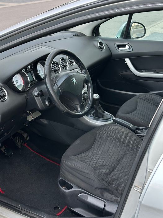 Peugeot 308 - 7 locuri - 2011 - E5 - Navi - Clima - Pilot - Computer - Senzori - Full