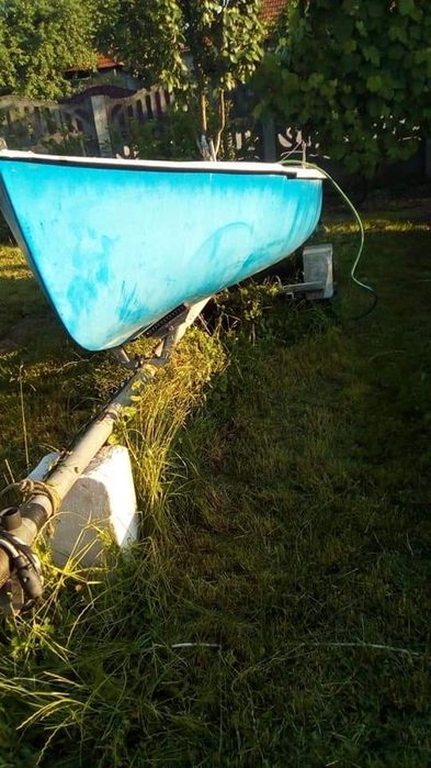 Vând barcă cu vele