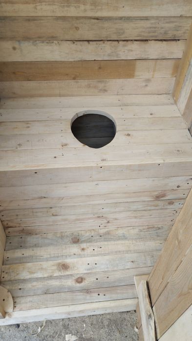 Продам деревянный туалет и душ