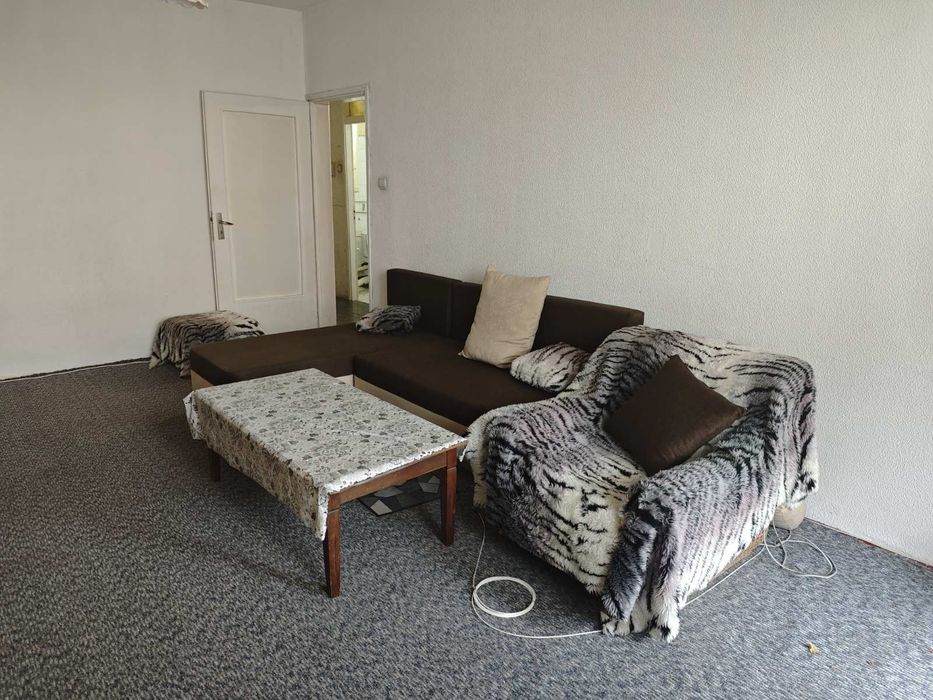 Дава се под наем Двустаен апартамент в Враца, Център - 70 кв.м за 248.88 € - Снимка #3