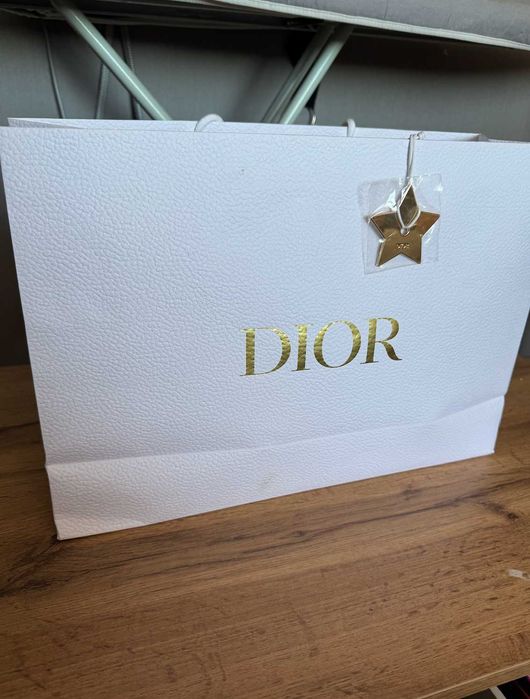 Снежный шар Dior (snow globe)