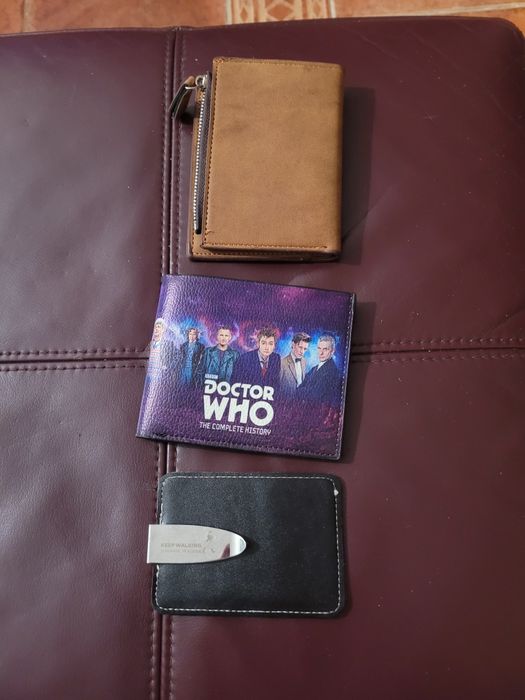 Portofel Doctor Who și port card Johnnie Walker. Portofel piele dragut