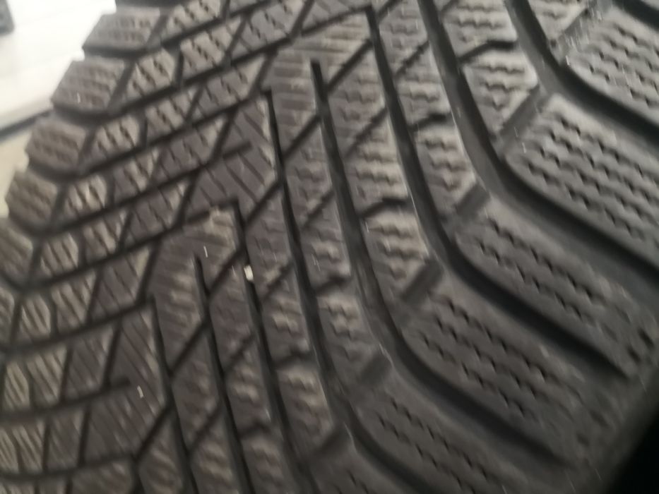 285 40 22 цола гуми Pirelli dot 22 4 броя