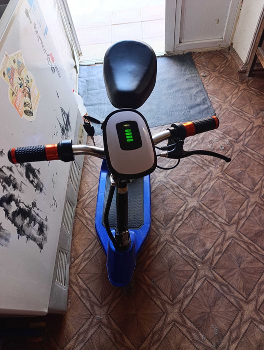 Продаётся Детский Электро Скутер в отличном состоянии