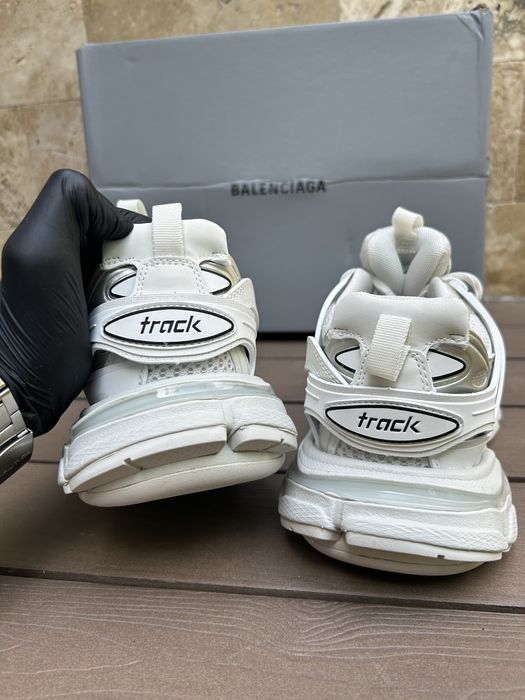 Balenciaga track noi in cutie