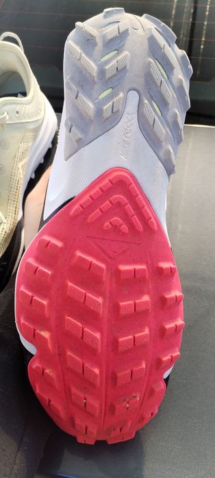 Adidași Nike ne-o zoom.