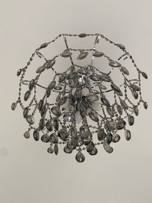 Продам люстру с лампочками