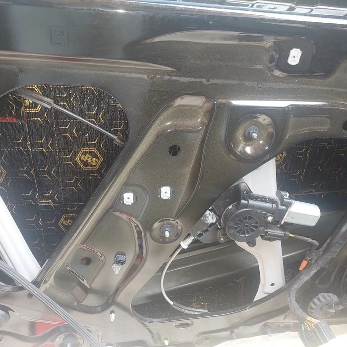 Шумоизоляция  салона  авто  Аксия  4 двери  800 тсячь  сум