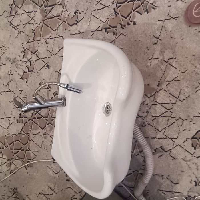 Salon jihozlari tez va arzon narxda sotiladi