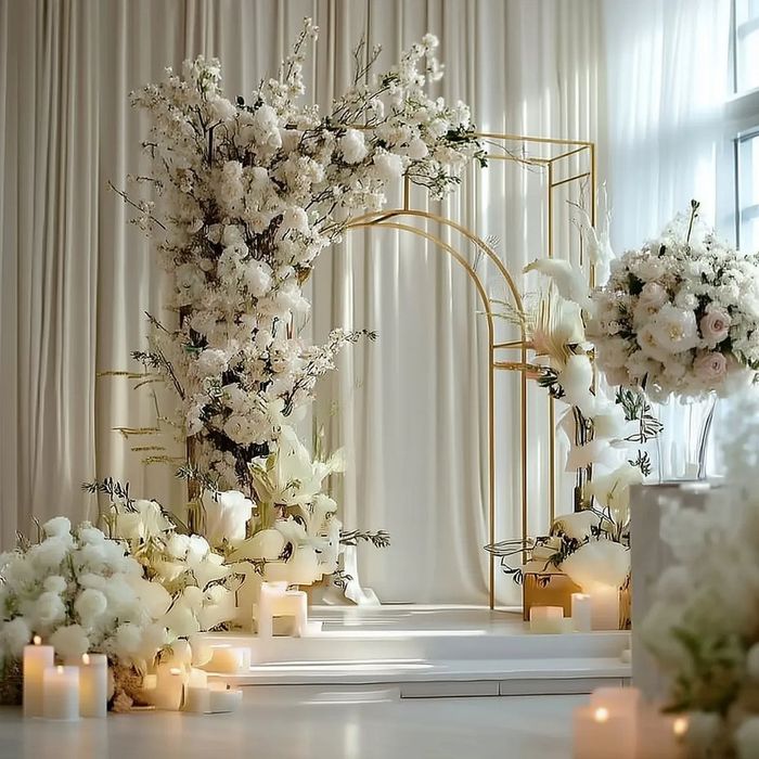 Златна сватбена арка чисто нова