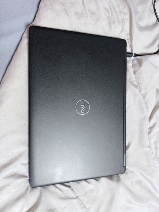 Като нов!Лаптоп Dell 5490