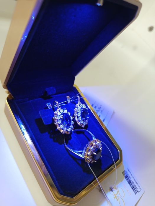 Золотой набор. Кольцо с сапфиром