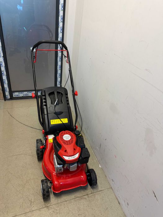 Бензинова самоходна косачка за трева 2kW 41cm 16.1" 45L 1200m2 RD-GLM07 / RD-GLM12