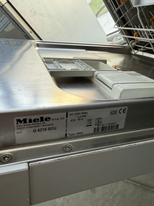 Съдомиялна MIELE 60/см с три кошници