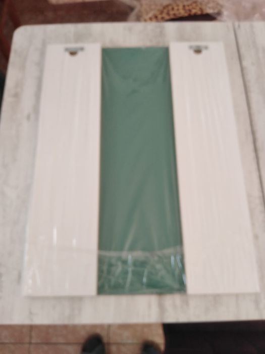 Oglinda nouă în folie