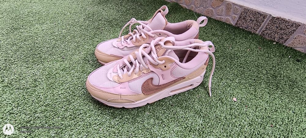 Nike маратонки :)