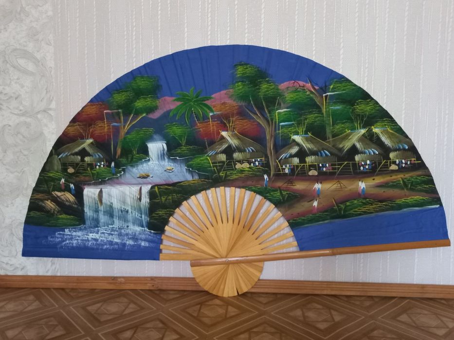 Веер настенный  из бамбука,в отличном  состоянии