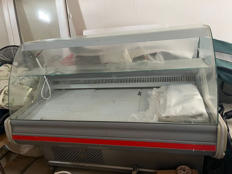 холодильник витринный