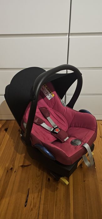 Кошче Maxi Cosi CabrioFix и база EasyFix