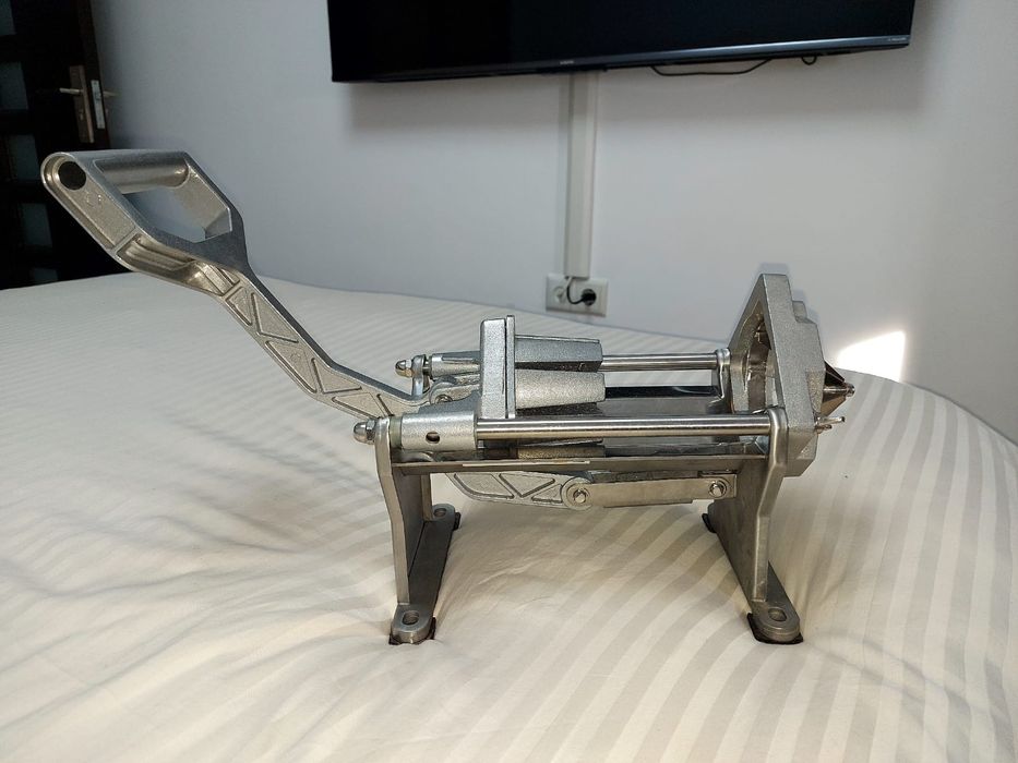 Aparat taiat cartofi