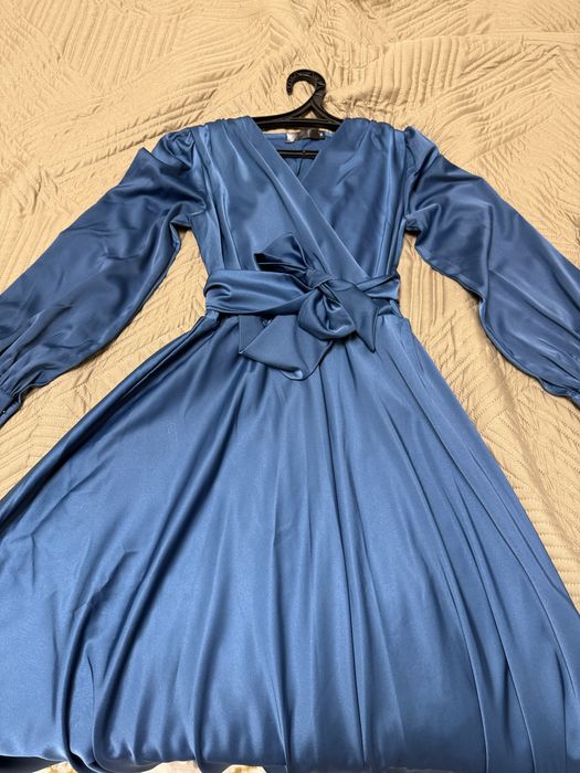 Продам два платья