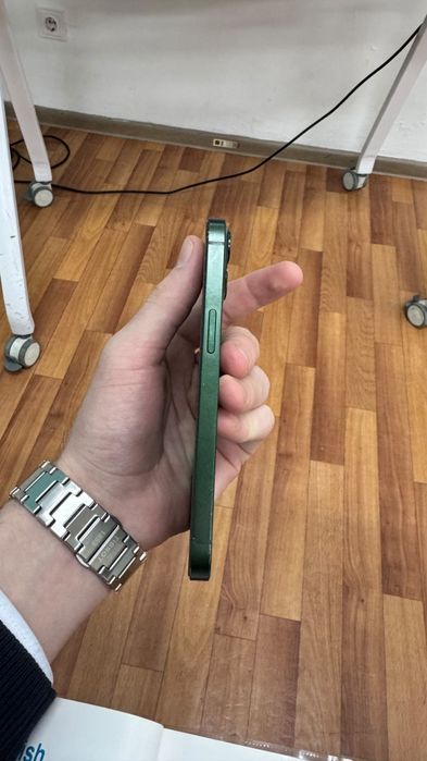 iPhone 13 128gb.