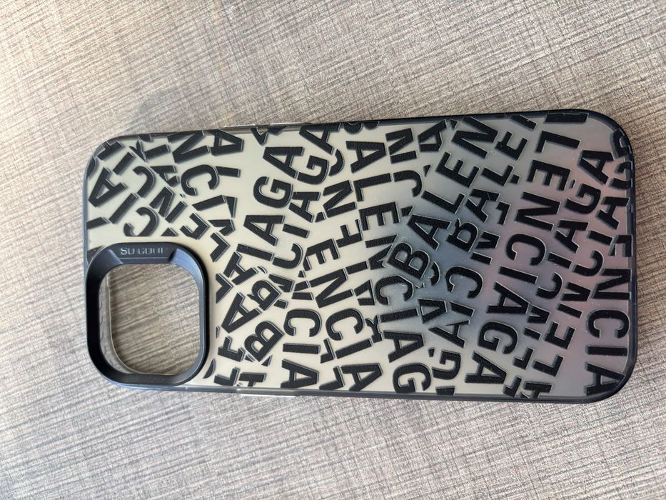 Husa Iphone 15 simplu Balenciaga