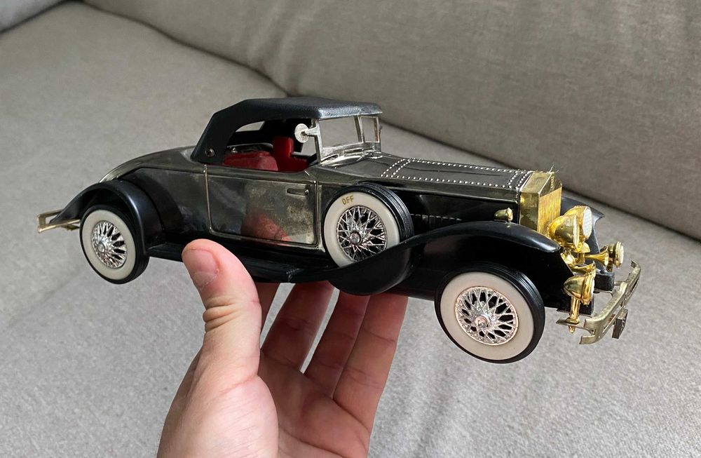 Macheta cu radio inclus Rolls Royce Phantom II în cutie Hong Kong