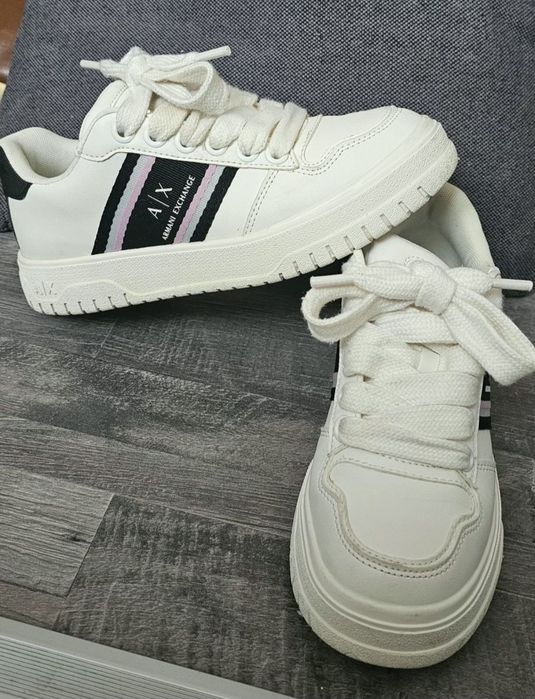 Adidasi Armani. .