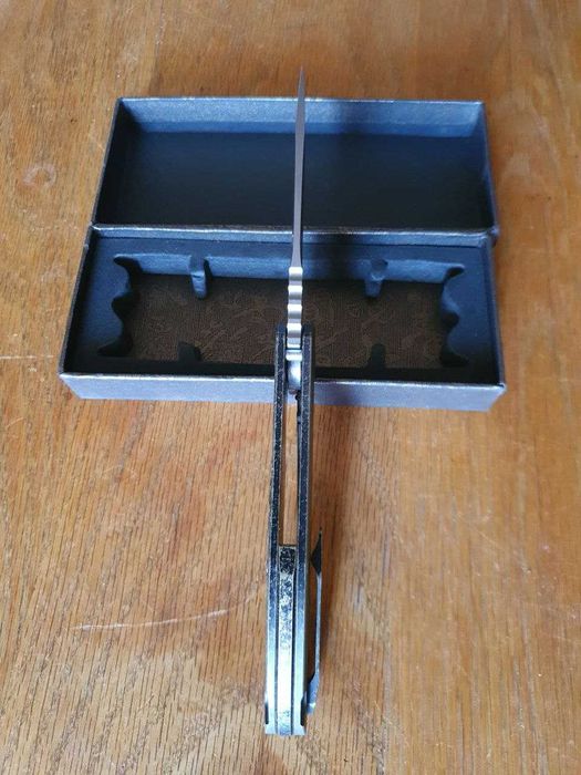 Нож CH CH3504 с титаниева дръжка и острие S35VN