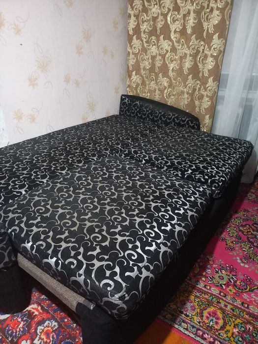 Диван срочно продам