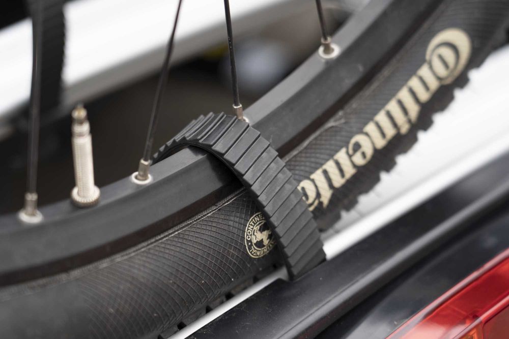Suport biciclete Menabo Merak Rapid pentru 2 biciclete cu prindere pe carligul de remorcare