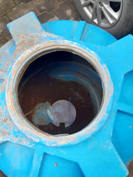 Продам пластиковую ёмкость