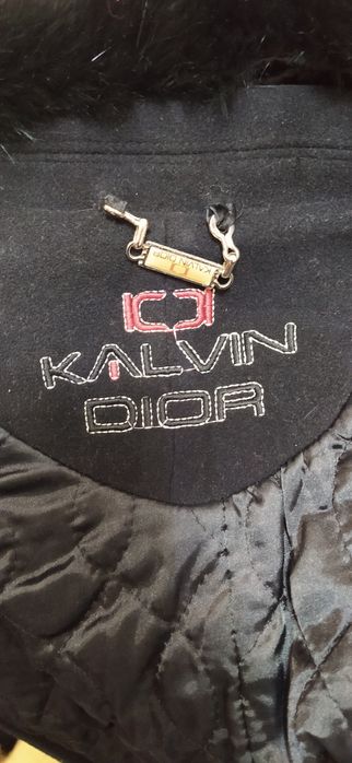 Ayollar uchun moynaliy palto