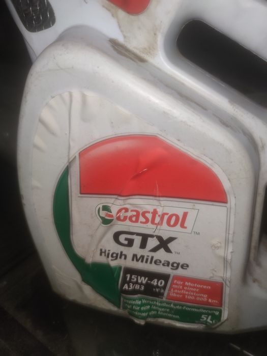 Vând ulei Castlol 15w 40 original