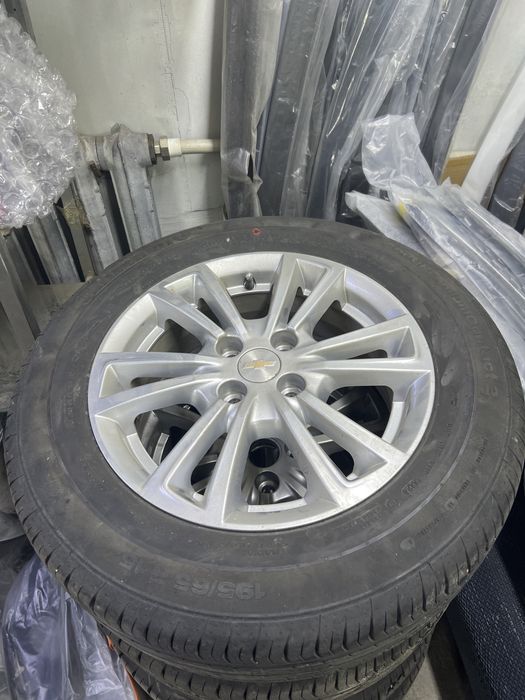 продам диски с резиной новые