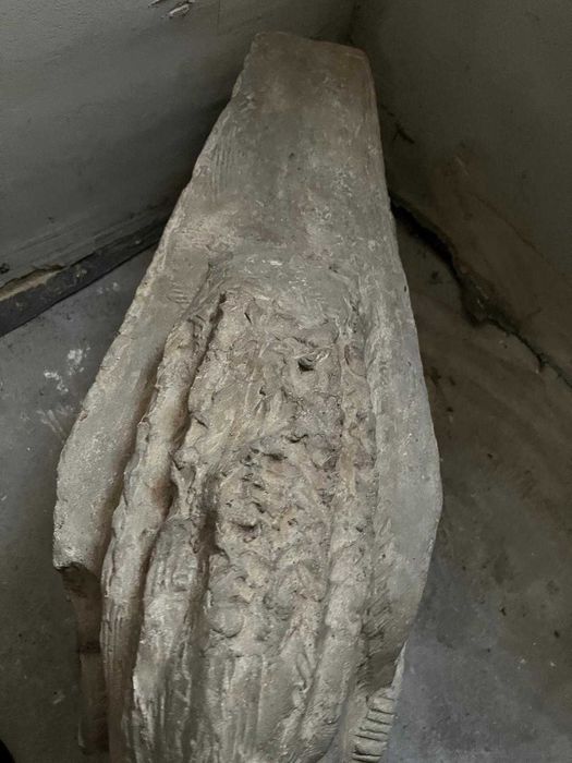 Vand statueta din piatra