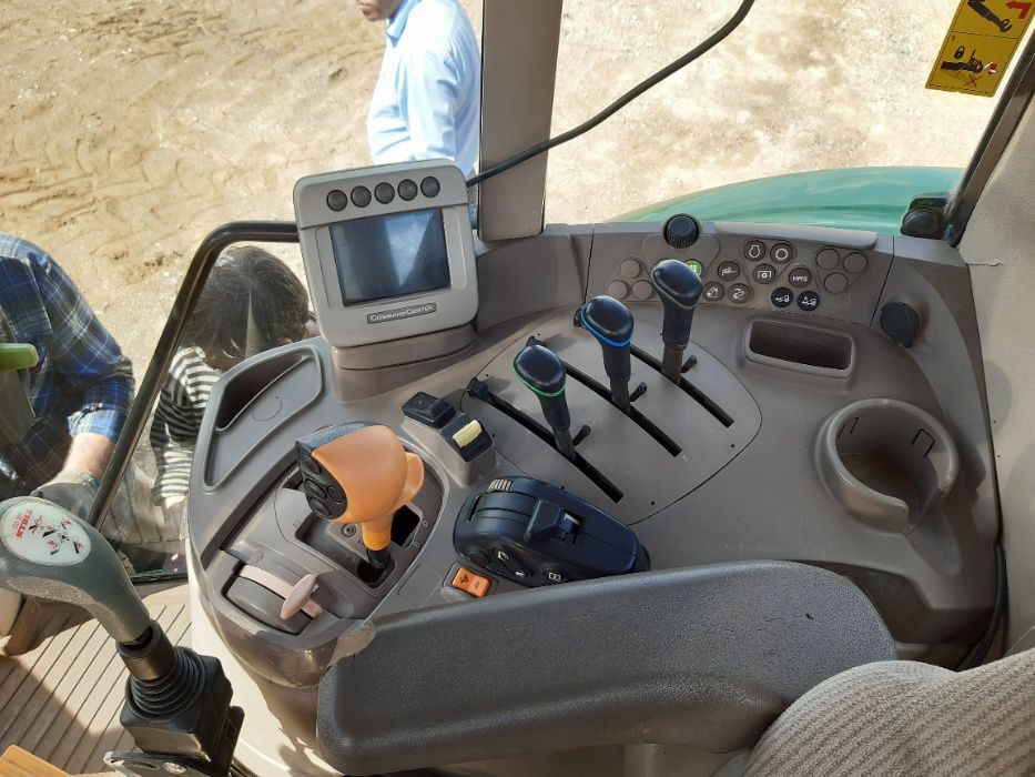 Трактор JOHN DEERE 6930