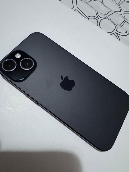 Vand iphone 15 impecabil