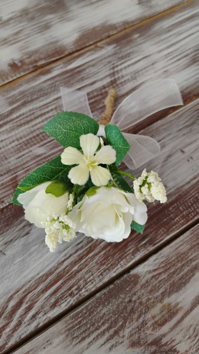 Бутониери и булчински гривни