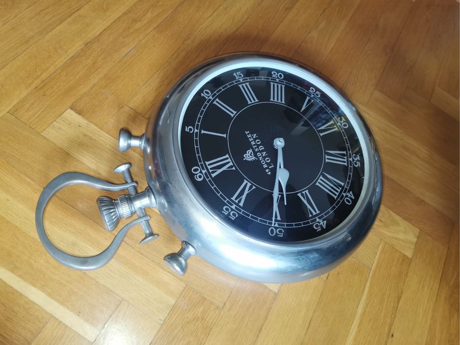 Винтидж часовник от неръждаема стомана стенен "49 Bond Street London"