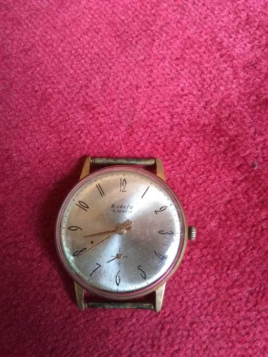 Часовник Raketa и Saturn