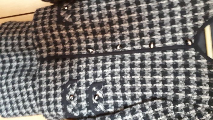 Дамски костюм - вълнен