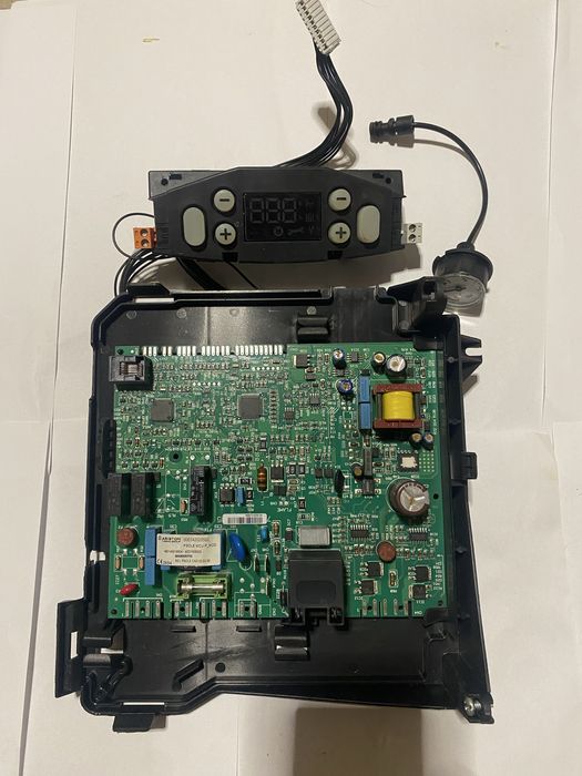Placa centrala termica ariston cares