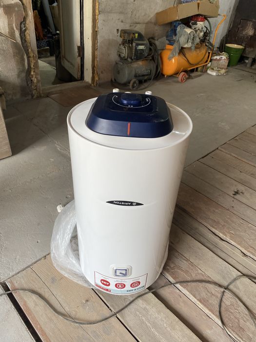 Водонагреватель Аристон