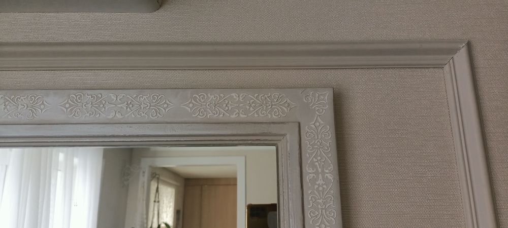 Продается зеркало.